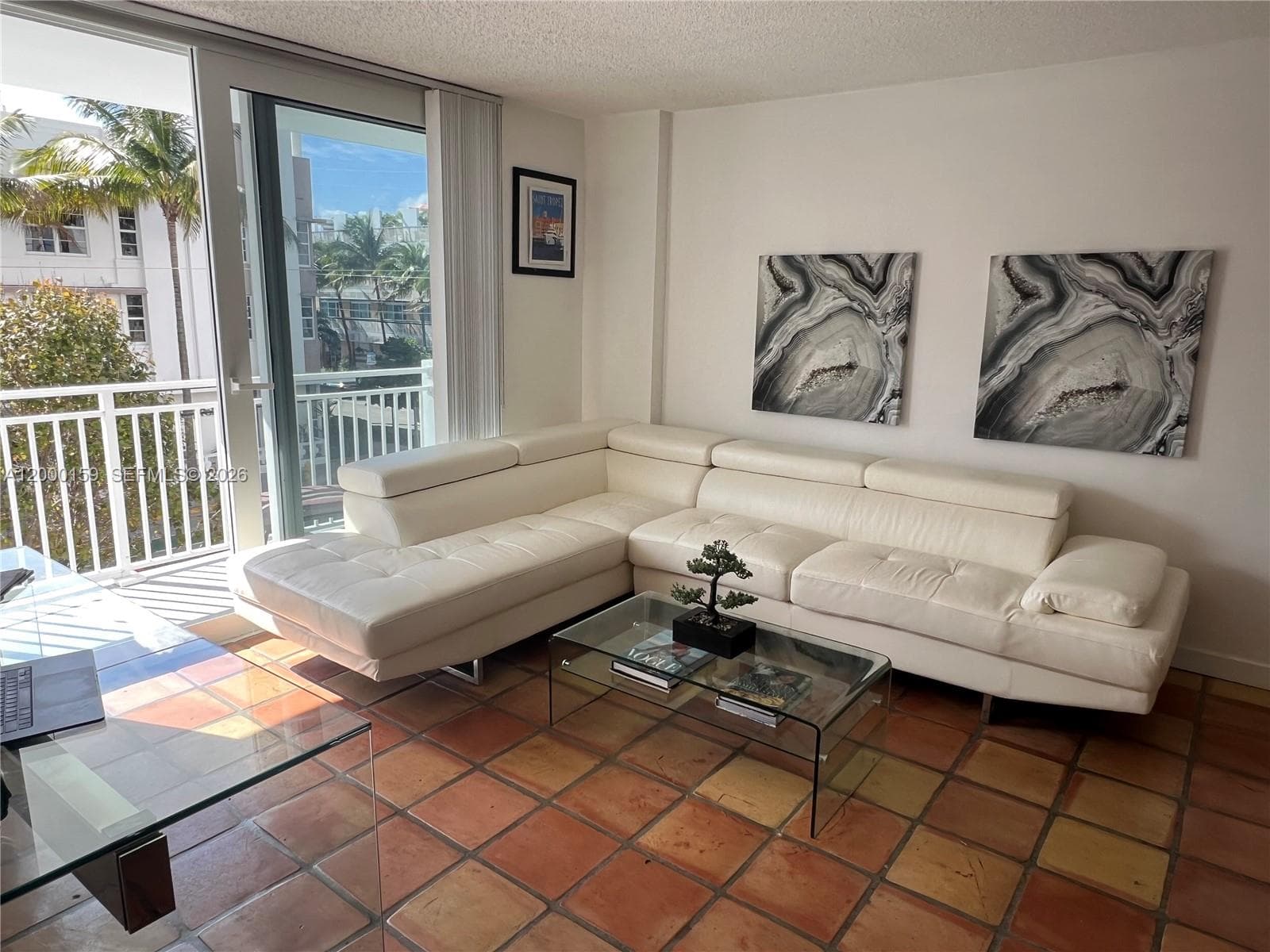A12000159 — Miami Beach — 3