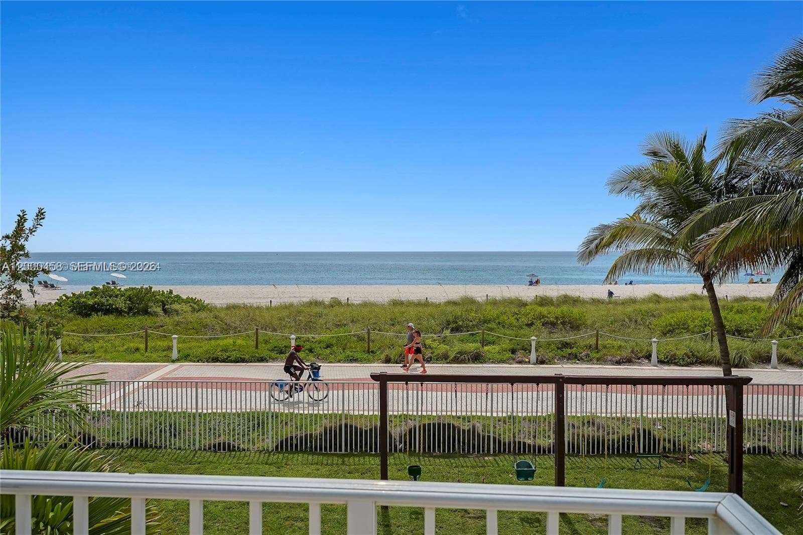 A12000458 — Miami Beach — 16