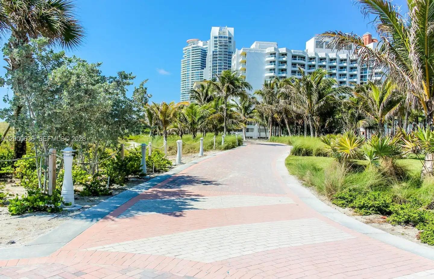 A12000636 — Miami Beach — 17