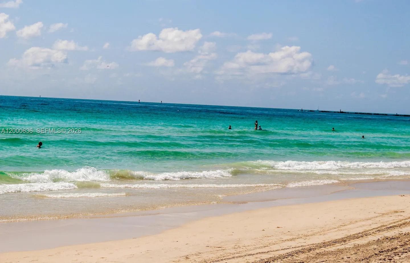 A12000636 — Miami Beach — 11
