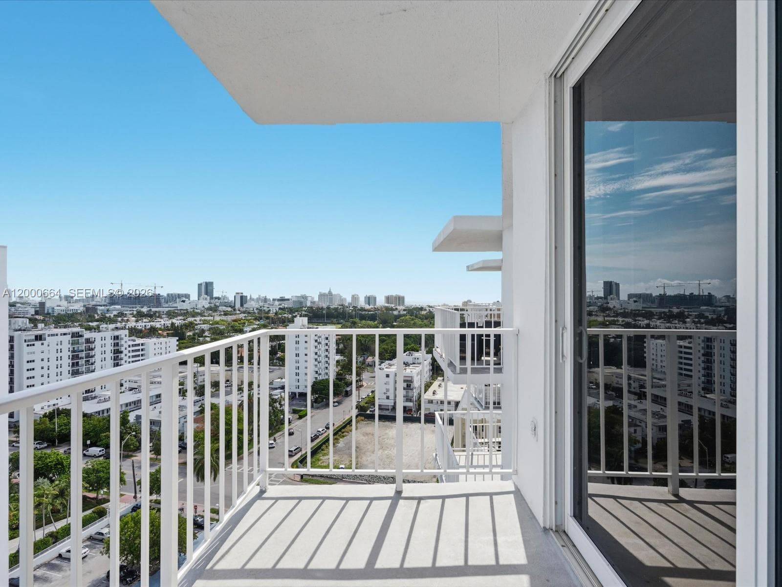 A12000664 — Miami Beach — 29