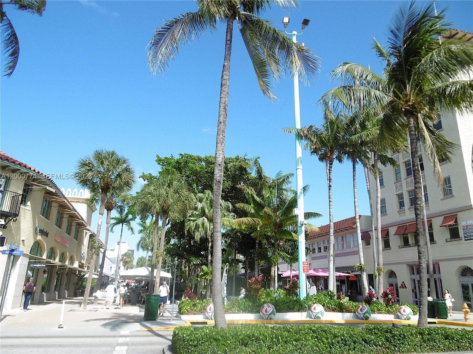 A12000774 — Miami Beach — 42