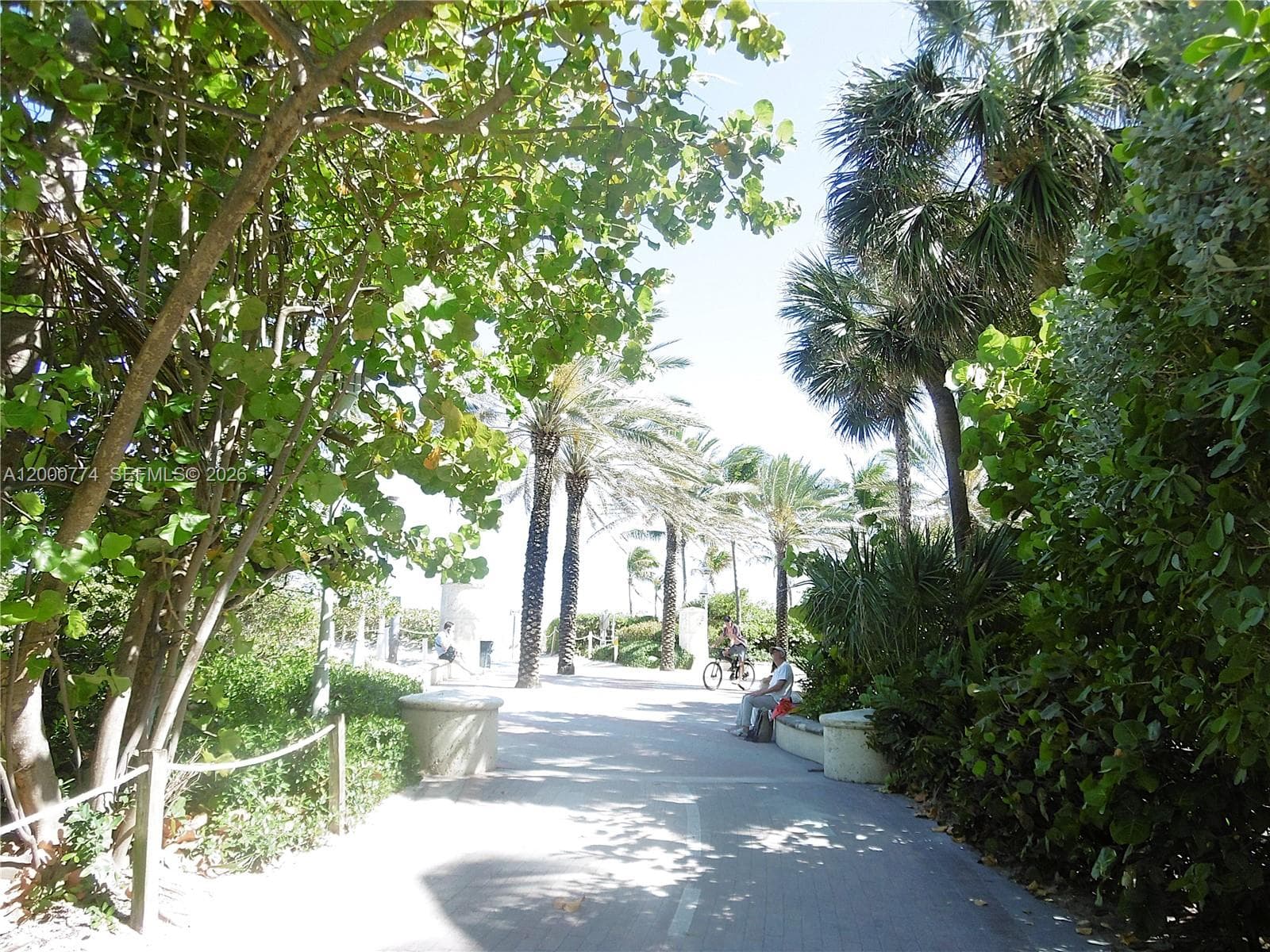 A12000774 — Miami Beach — 40