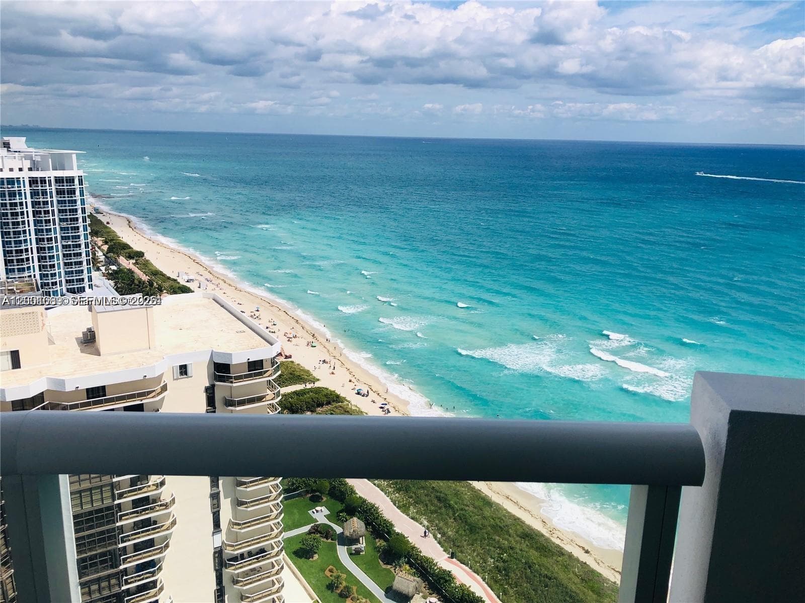 A12001089 — Miami Beach — 2