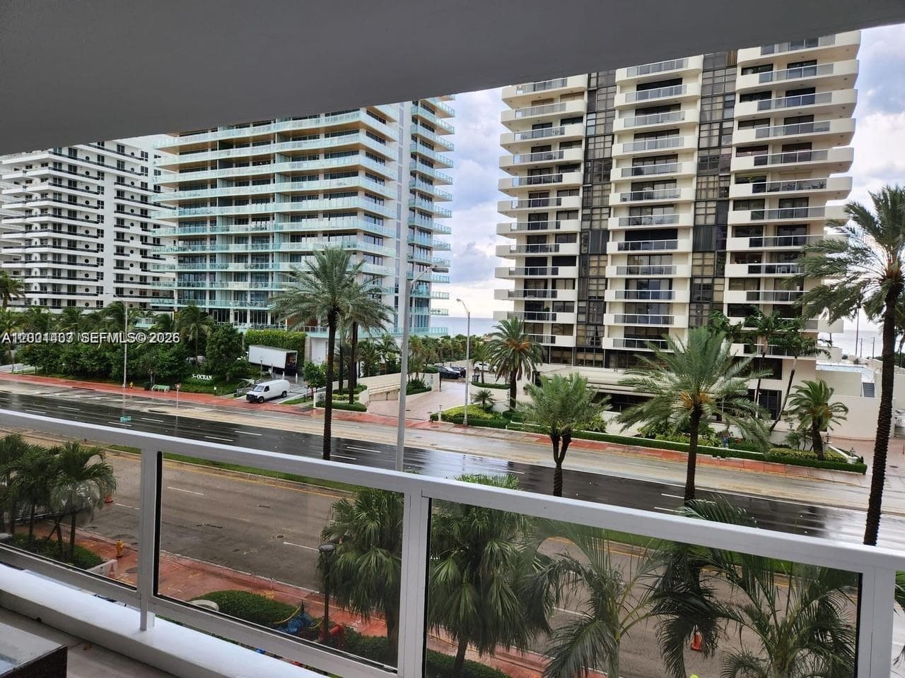 A12001433 — Miami Beach — 28