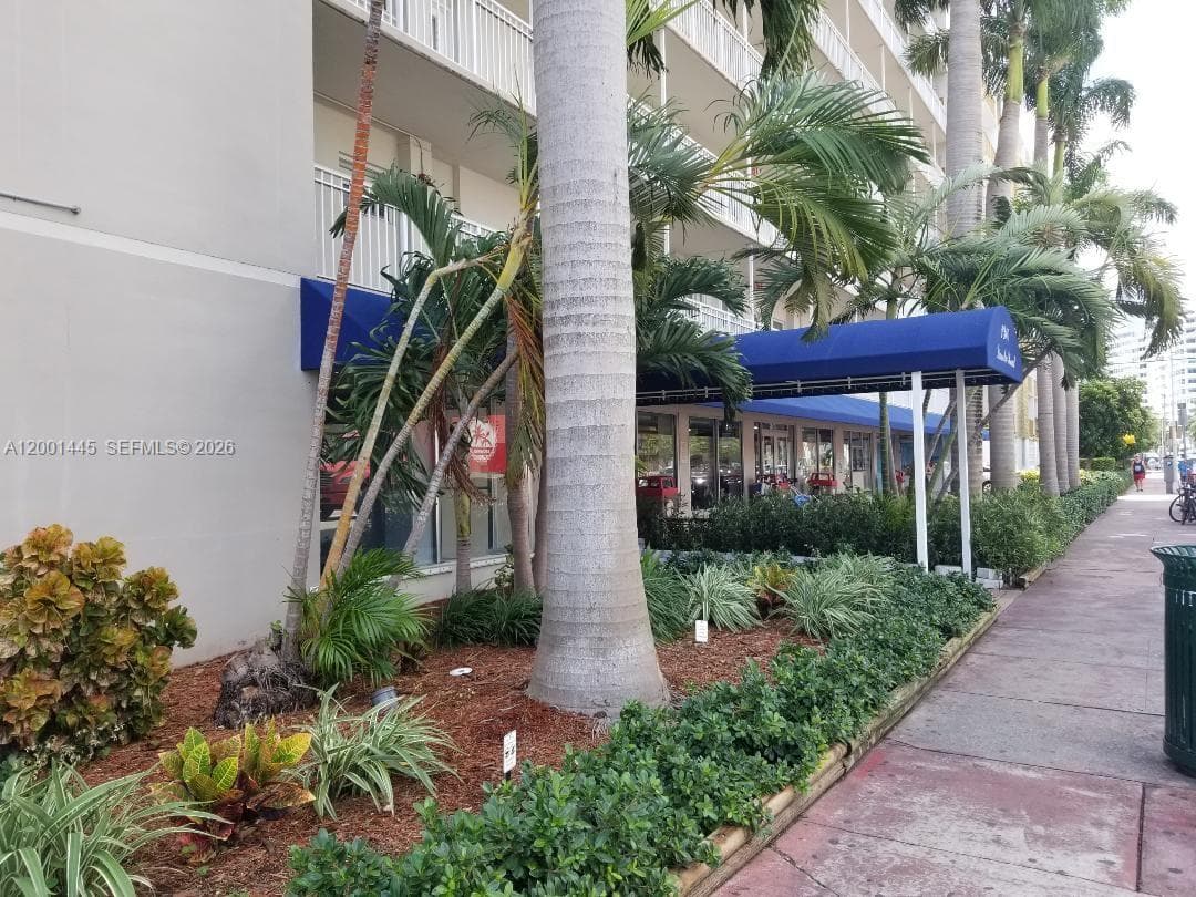 A12001445 — Miami Beach — 3