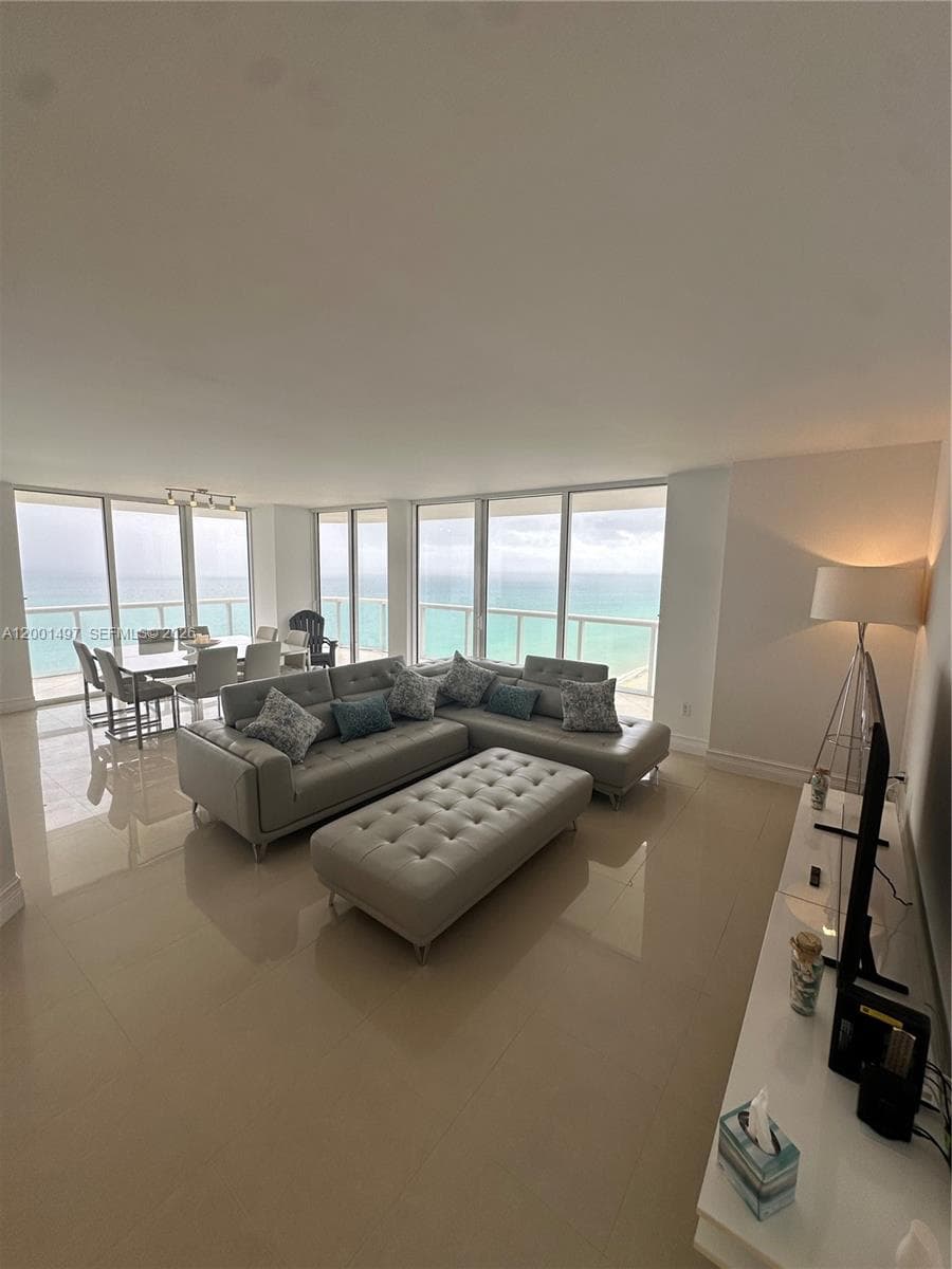 A12001497 — Miami Beach — 3