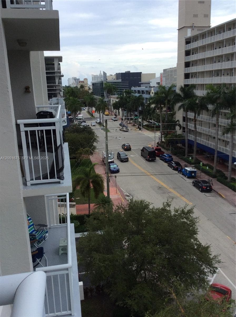 A12001675 — Miami Beach — 16