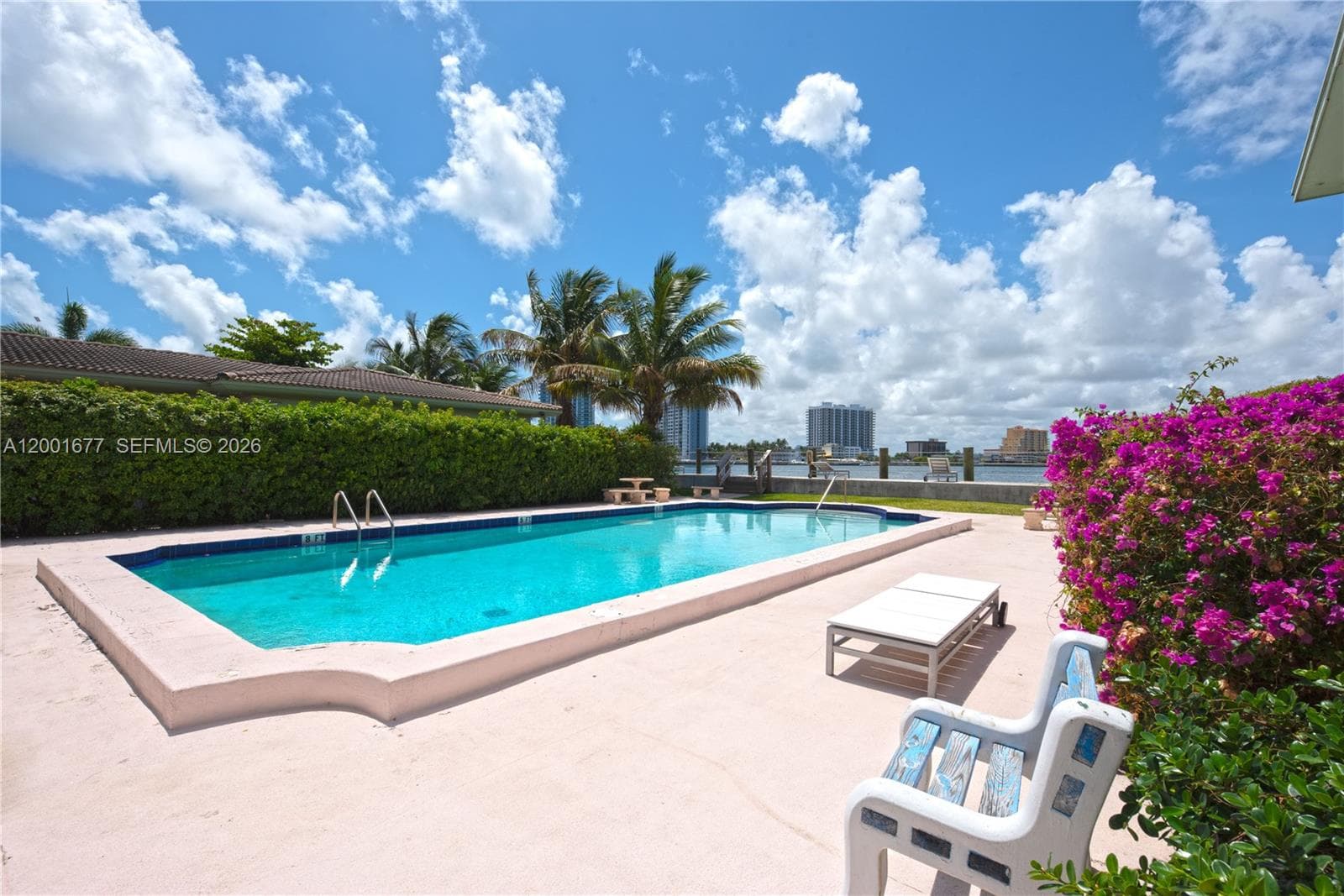 A12001677 — Miami Beach — 14