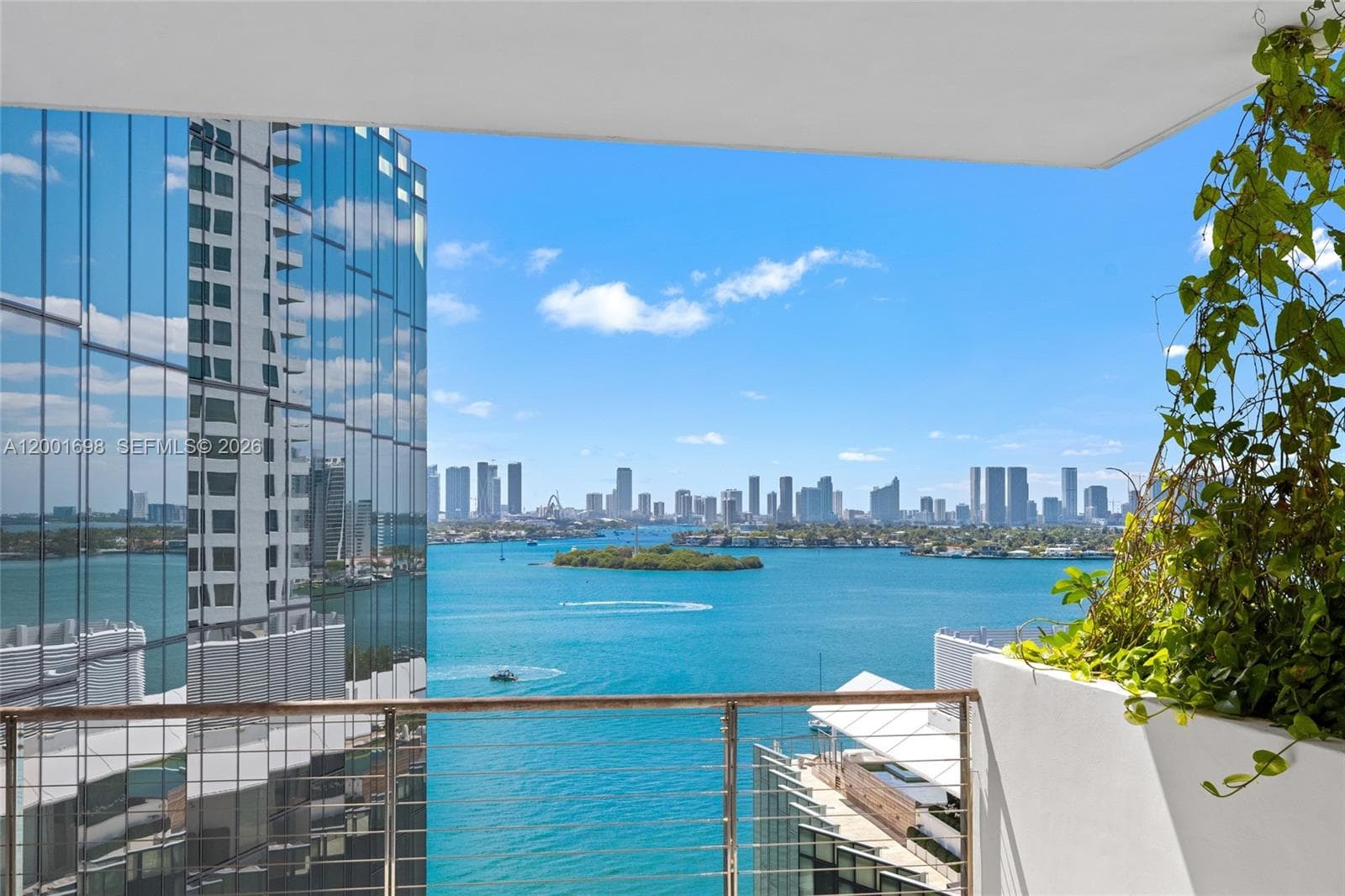 A12001698 — Miami Beach — 20