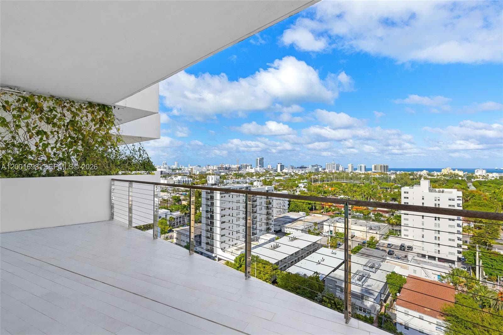 A12001698 — Miami Beach — 38