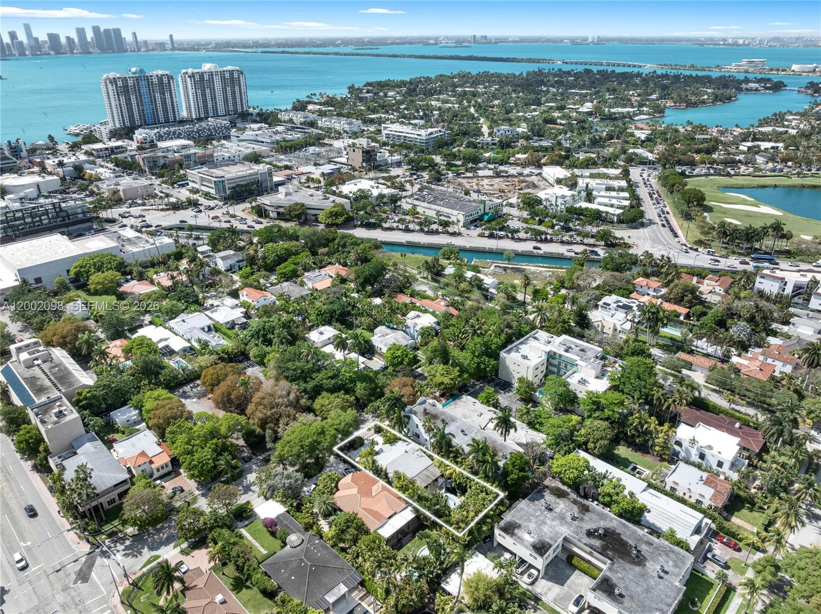 A12002098 — Miami Beach — 37