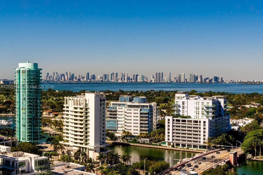A12002135 — Miami Beach — 12