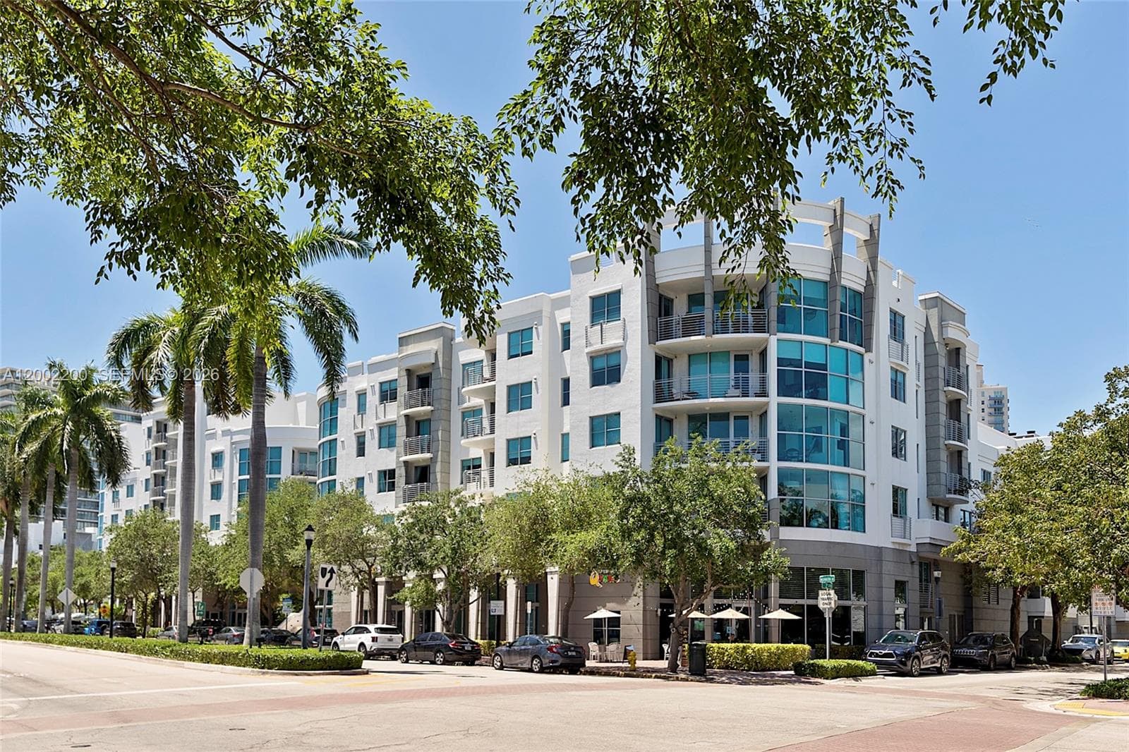 A12002200 — Miami Beach — 26