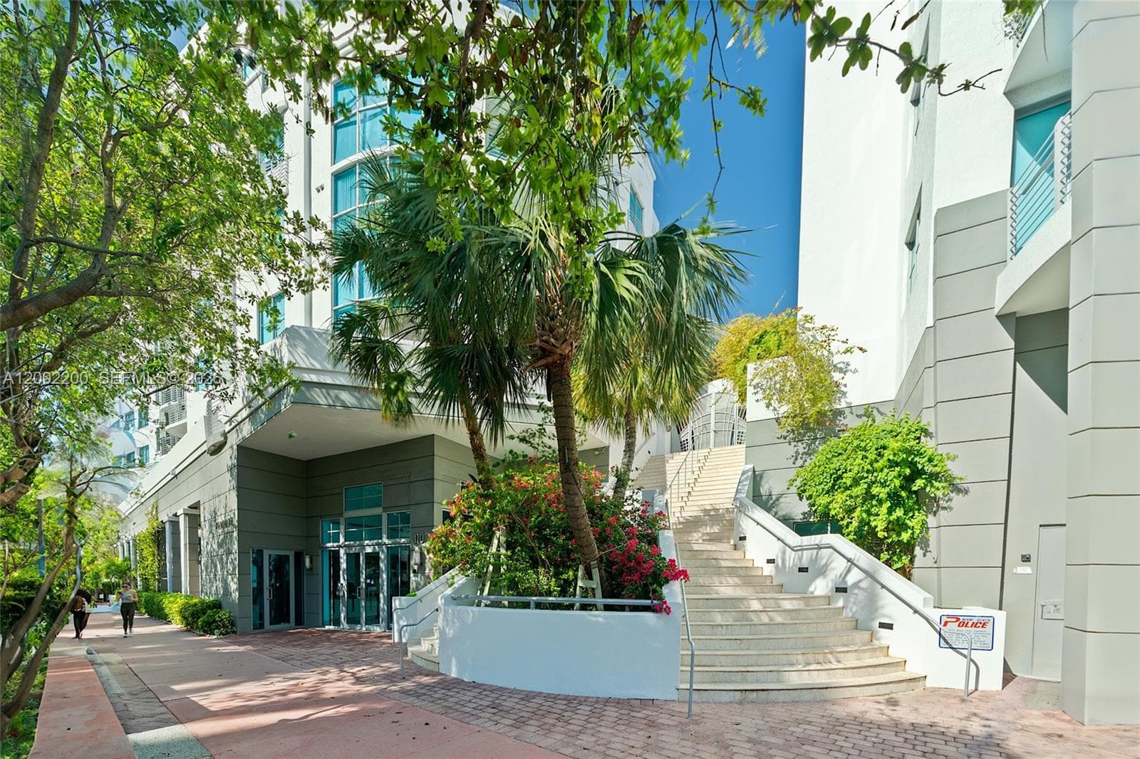 A12002200 — Miami Beach — 49