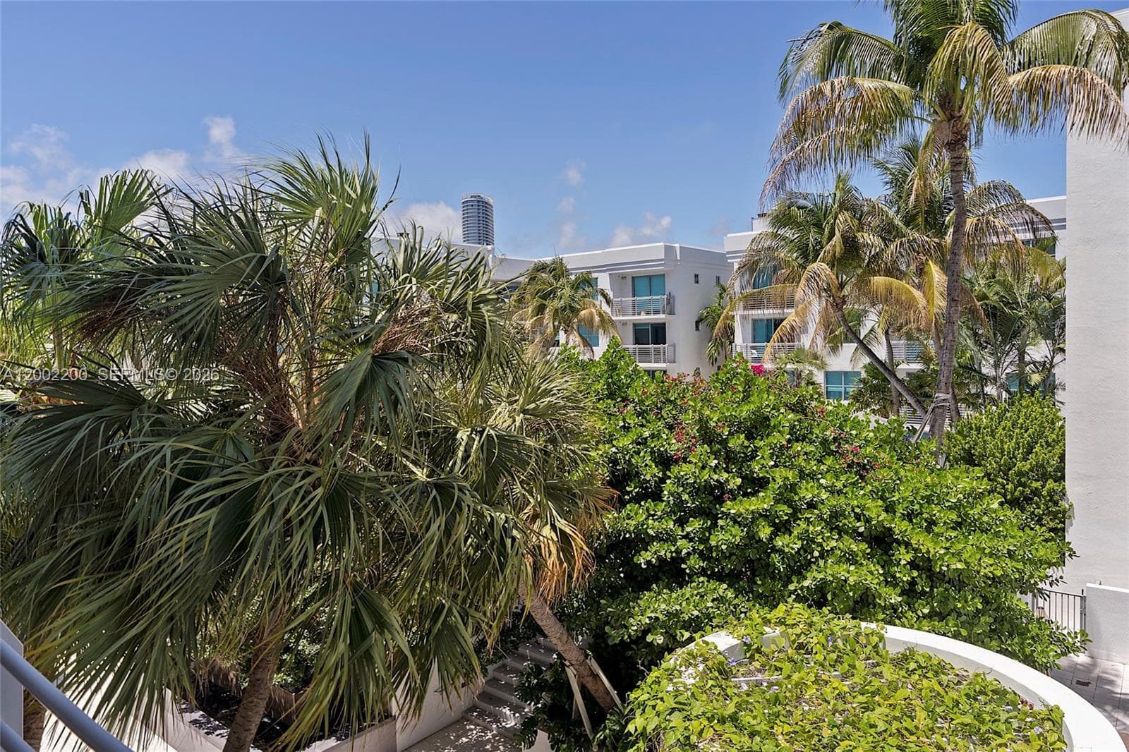 A12002200 — Miami Beach — 48