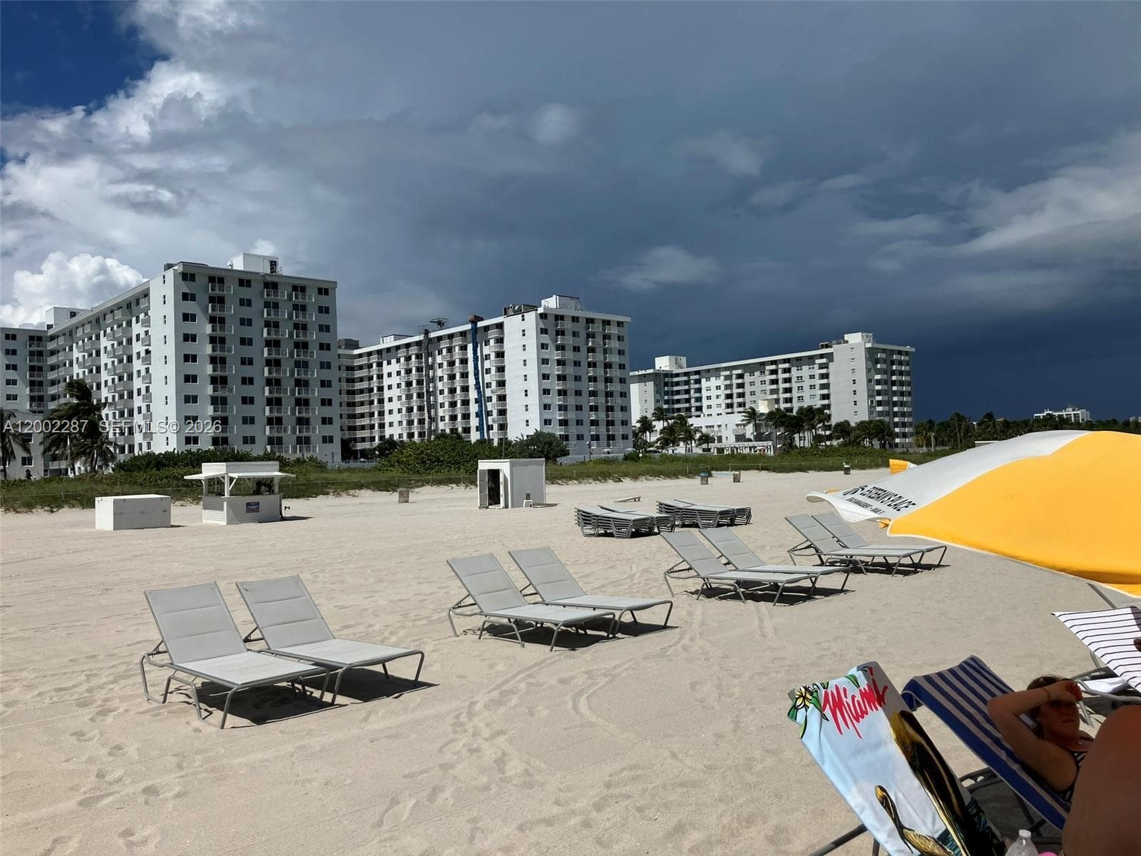 A12002287 — Miami Beach — 30