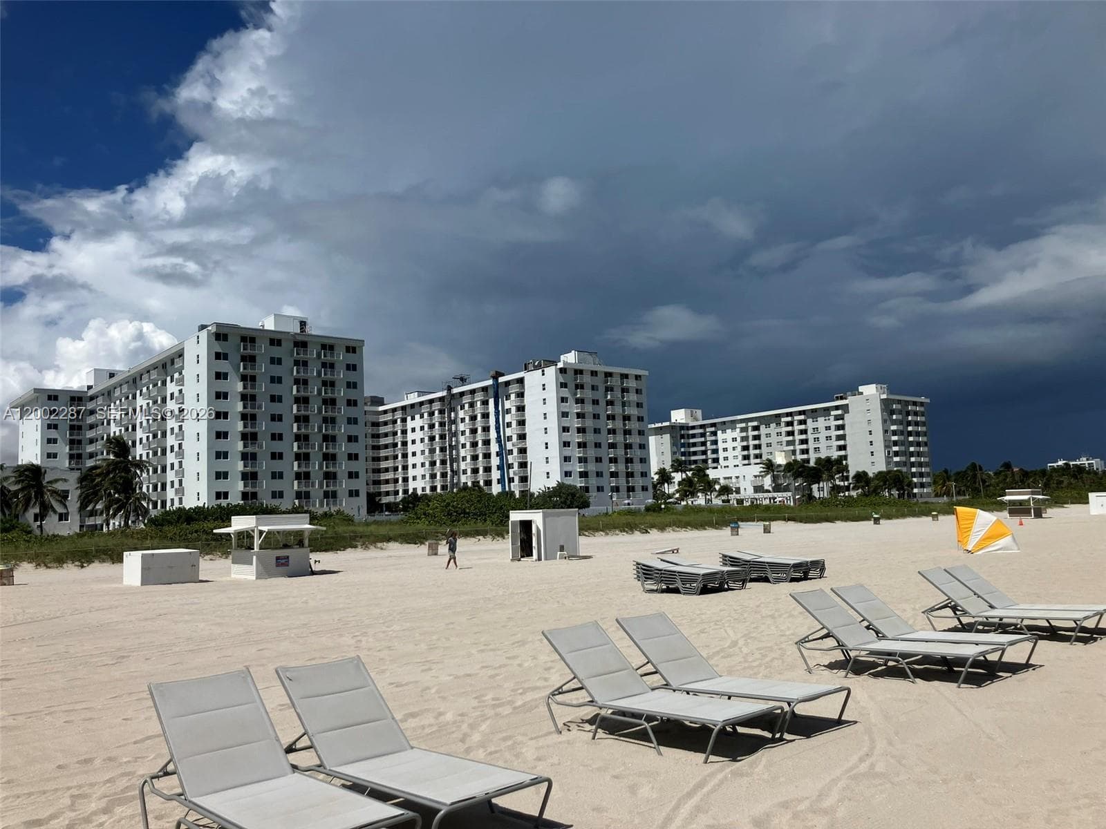 A12002287 — Miami Beach — 31
