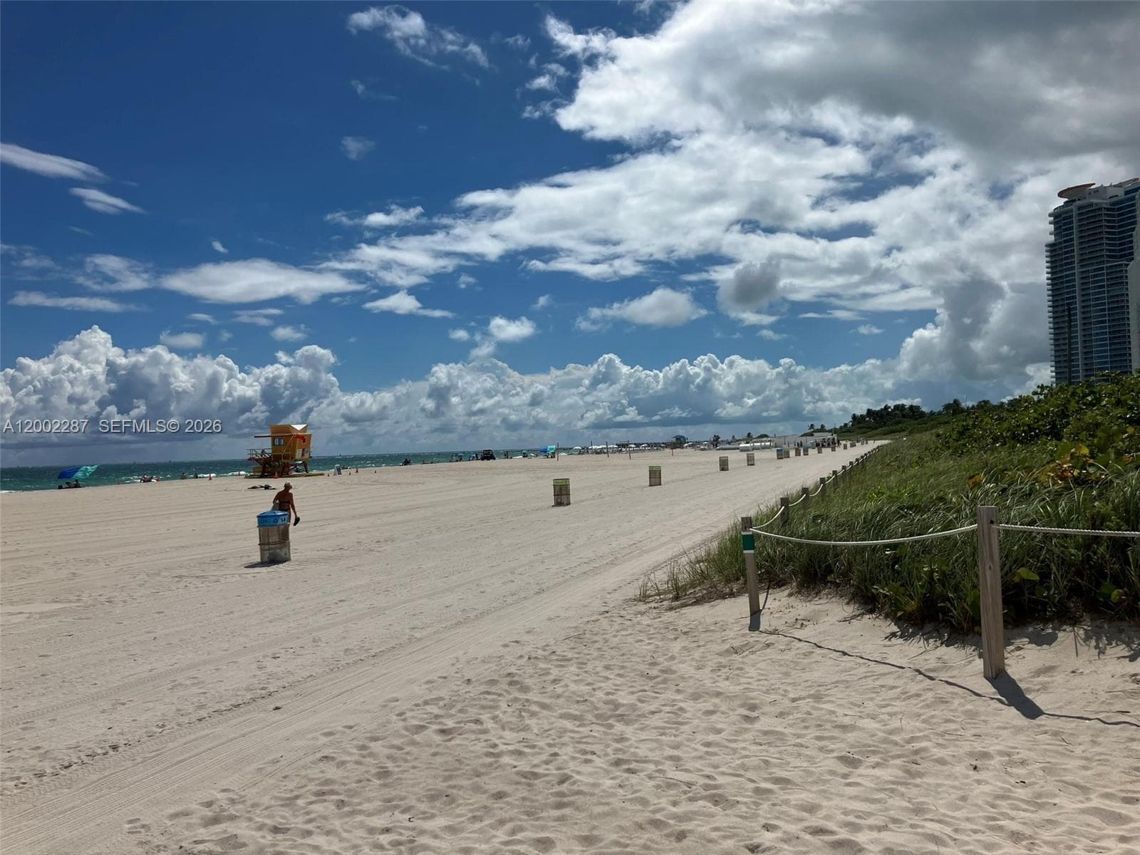 A12002287 — Miami Beach — 25