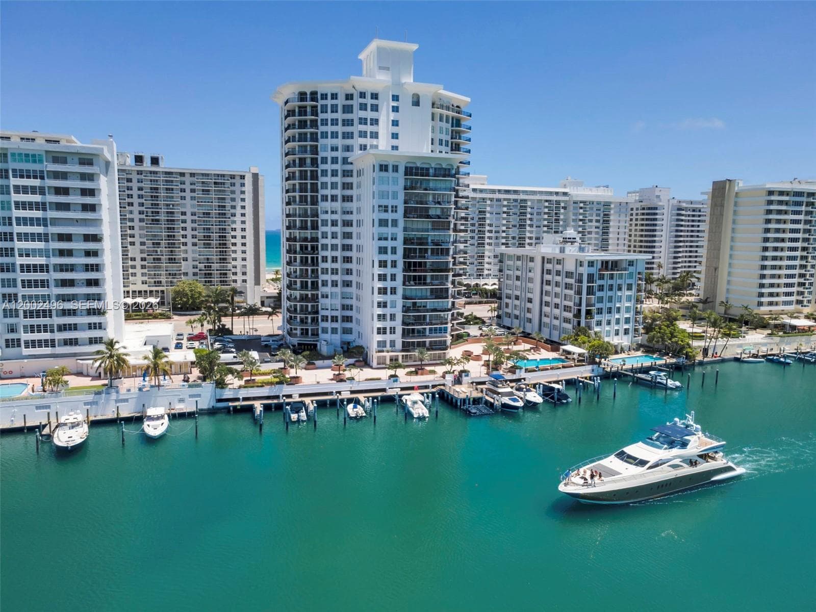 A12002496 — Miami Beach