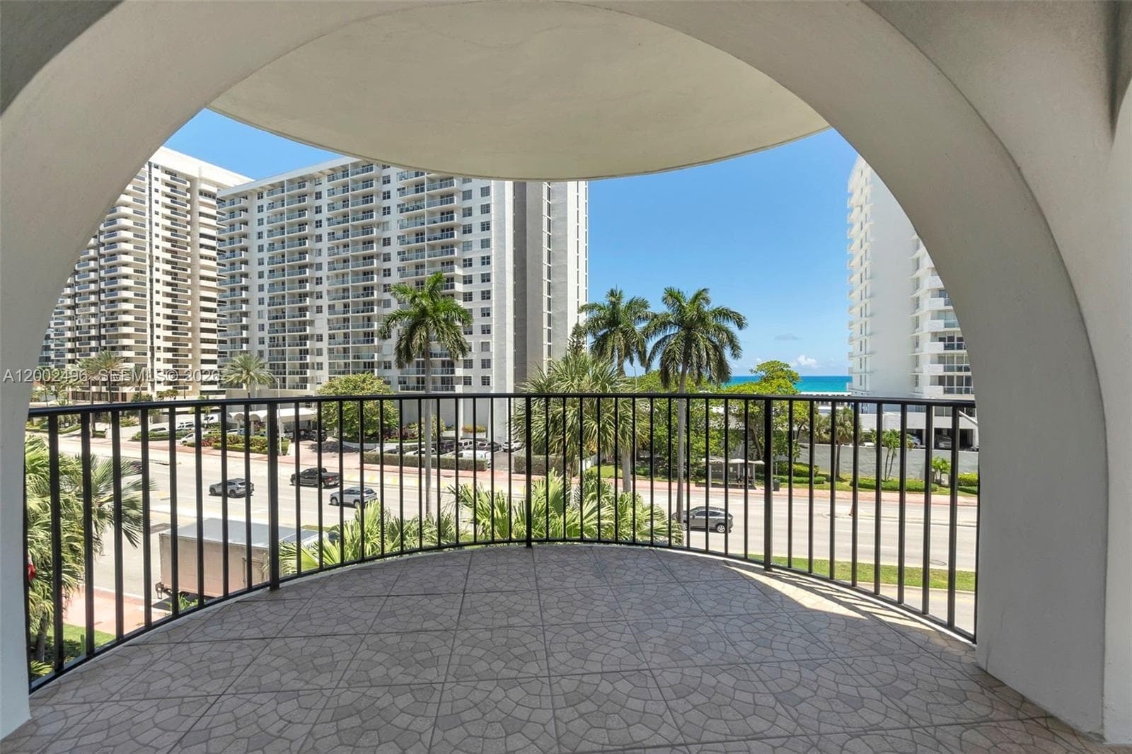 A12002496 — Miami Beach — 10