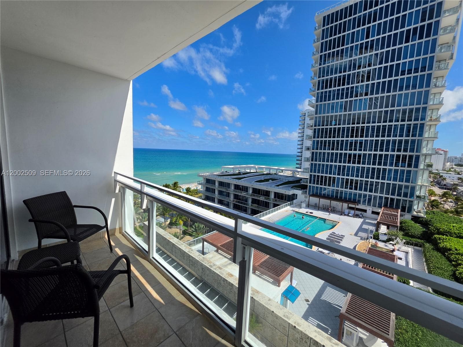 A12002509 — Miami Beach — 2
