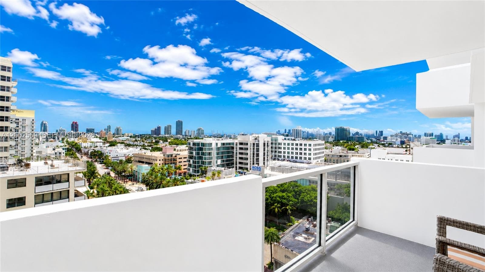 A12002569 — Miami Beach