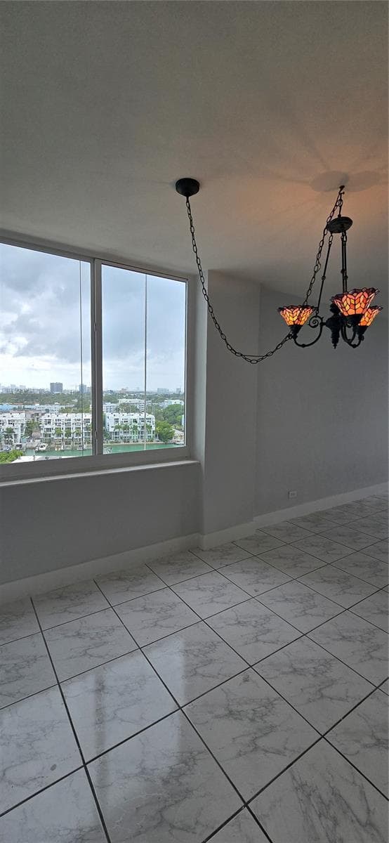 A12002807 — Miami Beach — 15