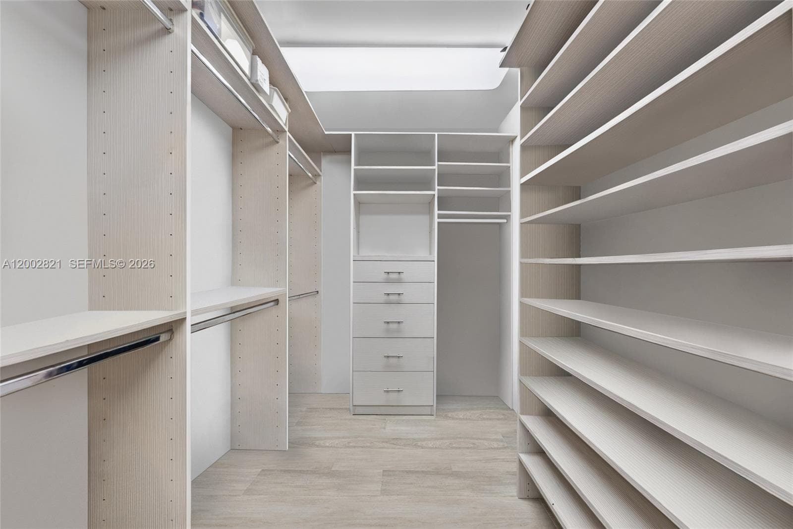 A12002821 — Miami Beach — 31