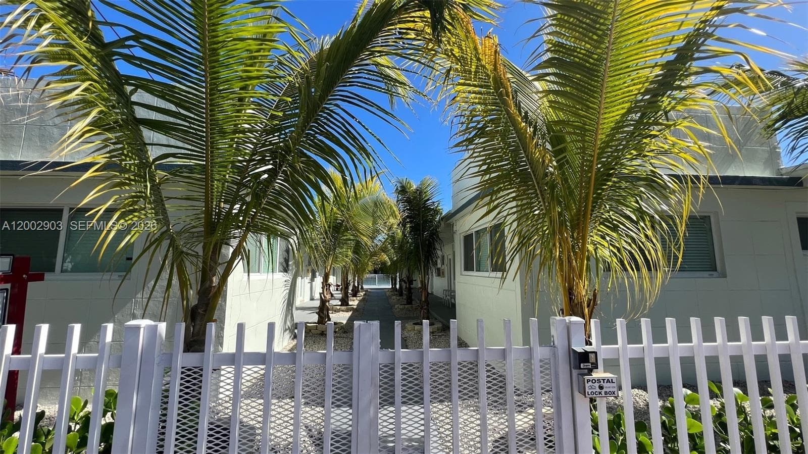 A12002903 — Miami Beach — 16