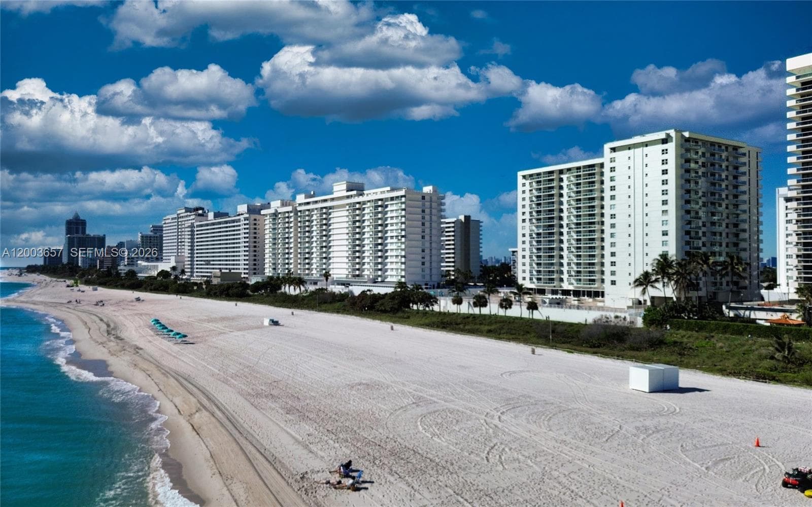 A12003657 — Miami Beach — 30