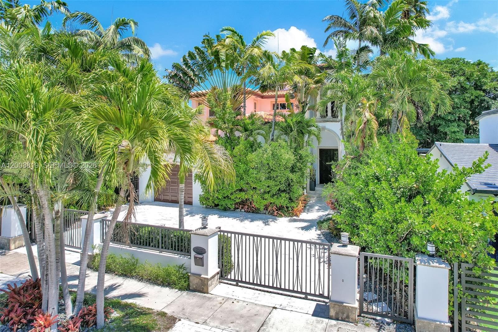 A12003819 — Miami Beach — 7
