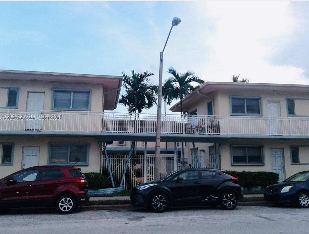 A12004229 — Miami Beach
