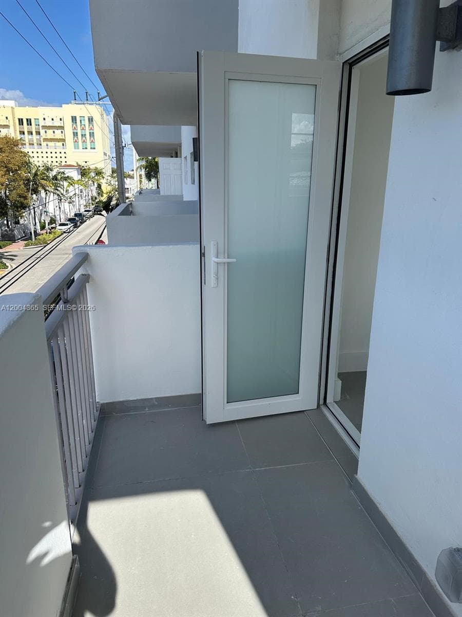 A12004365 — Miami Beach — 6