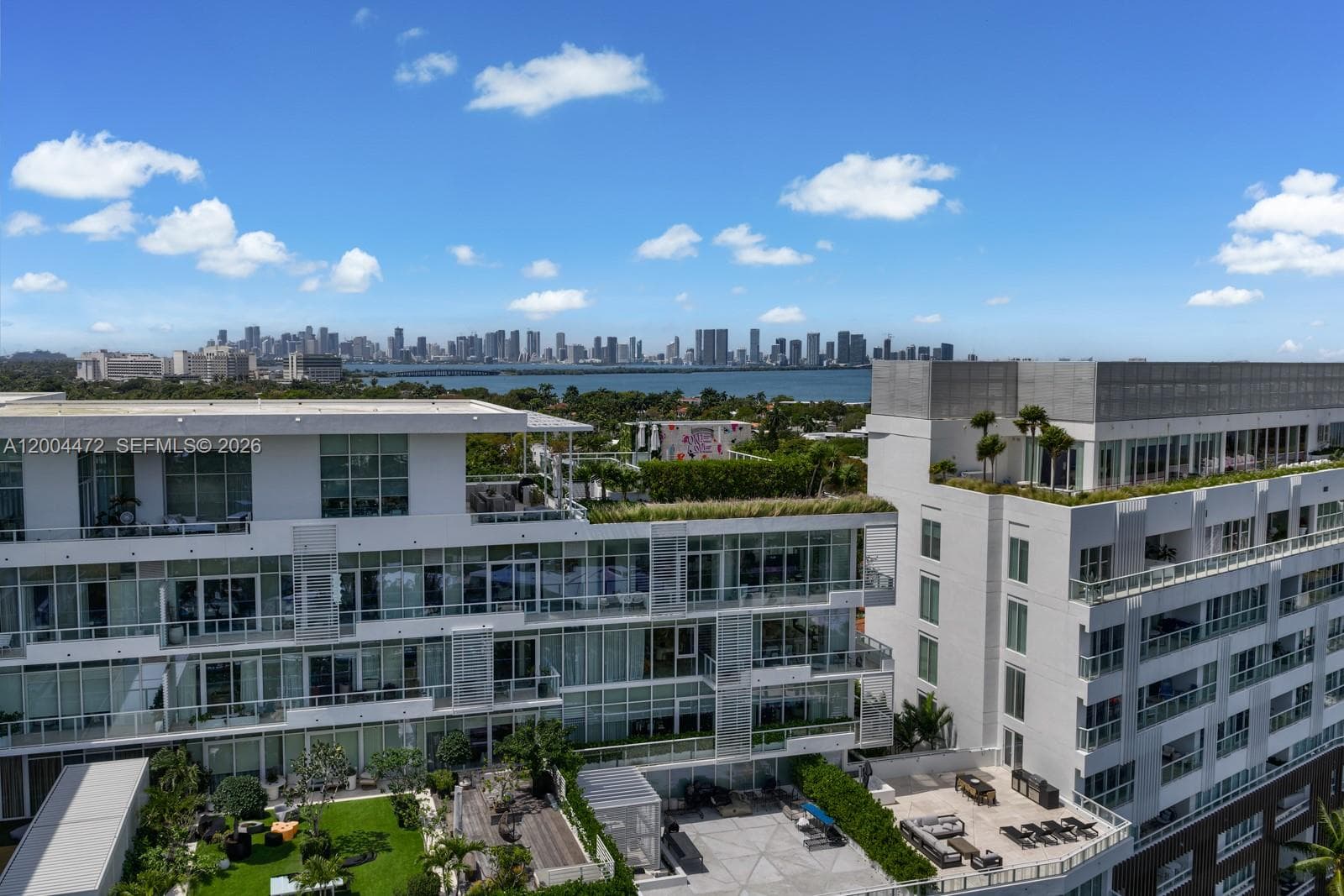 A12004472 — Miami Beach — 28