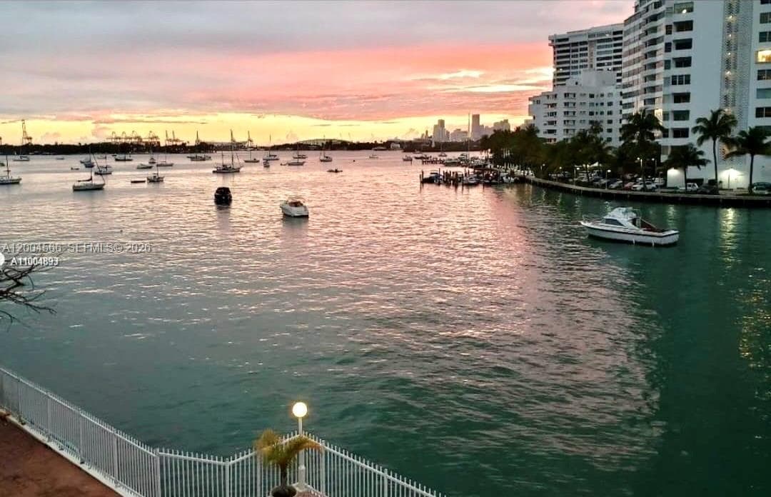 A12004566 — Miami Beach — 3
