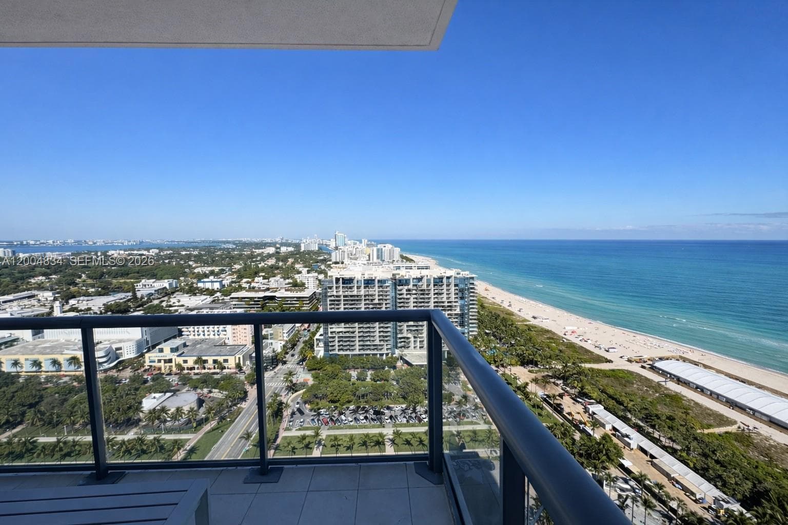 A12004834 — Miami Beach — 55