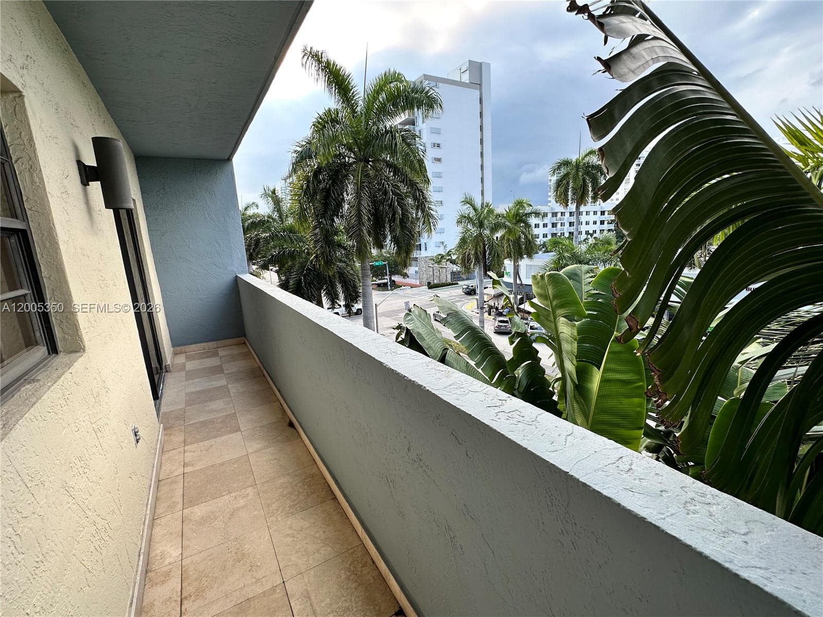 A12005350 — Miami Beach — 21