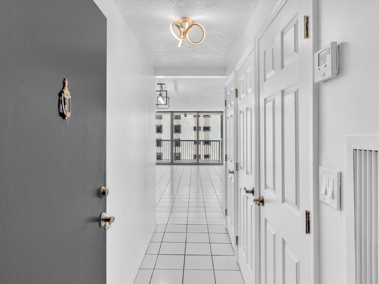 B26018644 — Miami Beach — 3