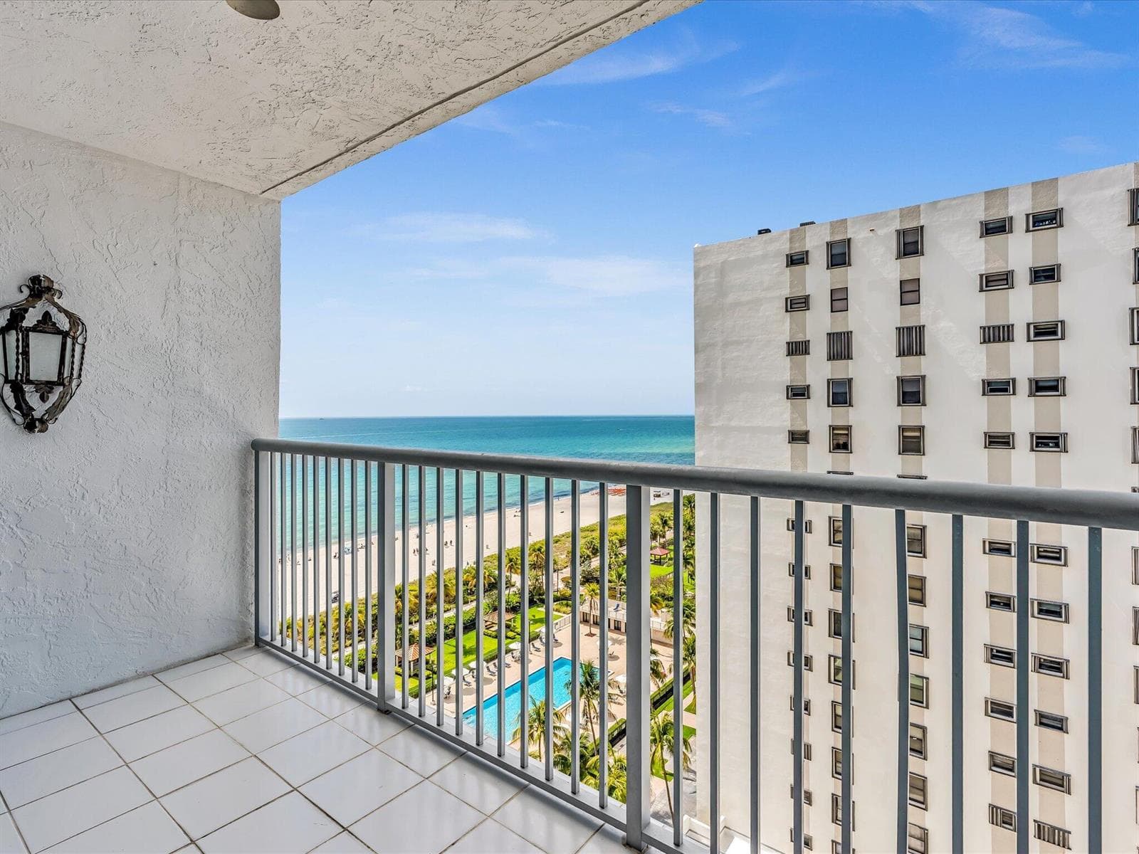B26018644 — Miami Beach — 9