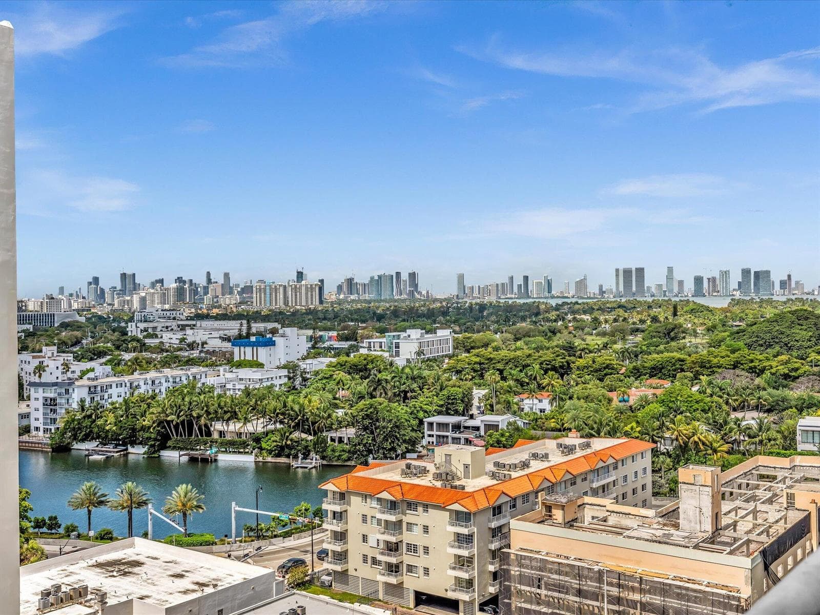 B26018644 — Miami Beach — 14