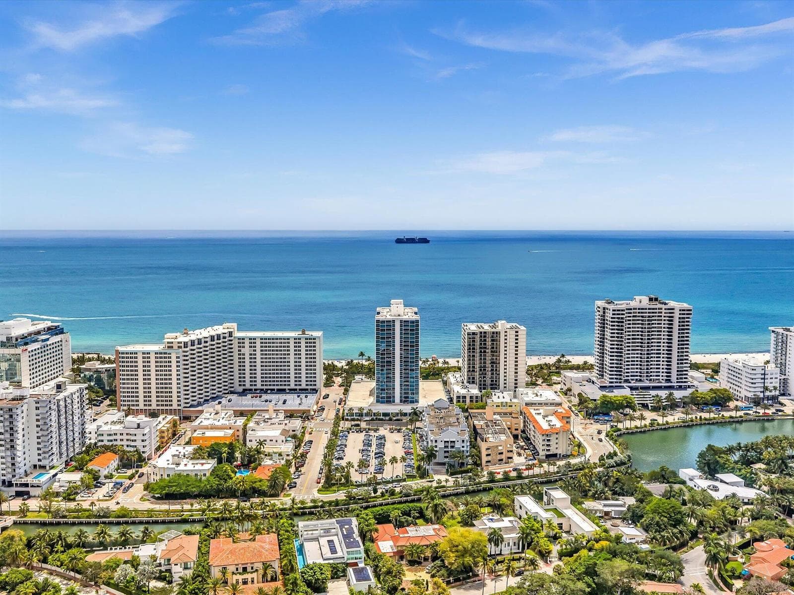 B26018644 — Miami Beach — 48
