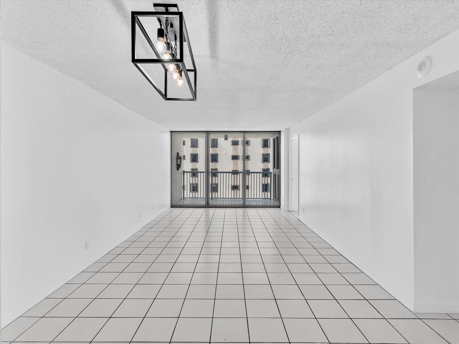B26018644 — Miami Beach — 4