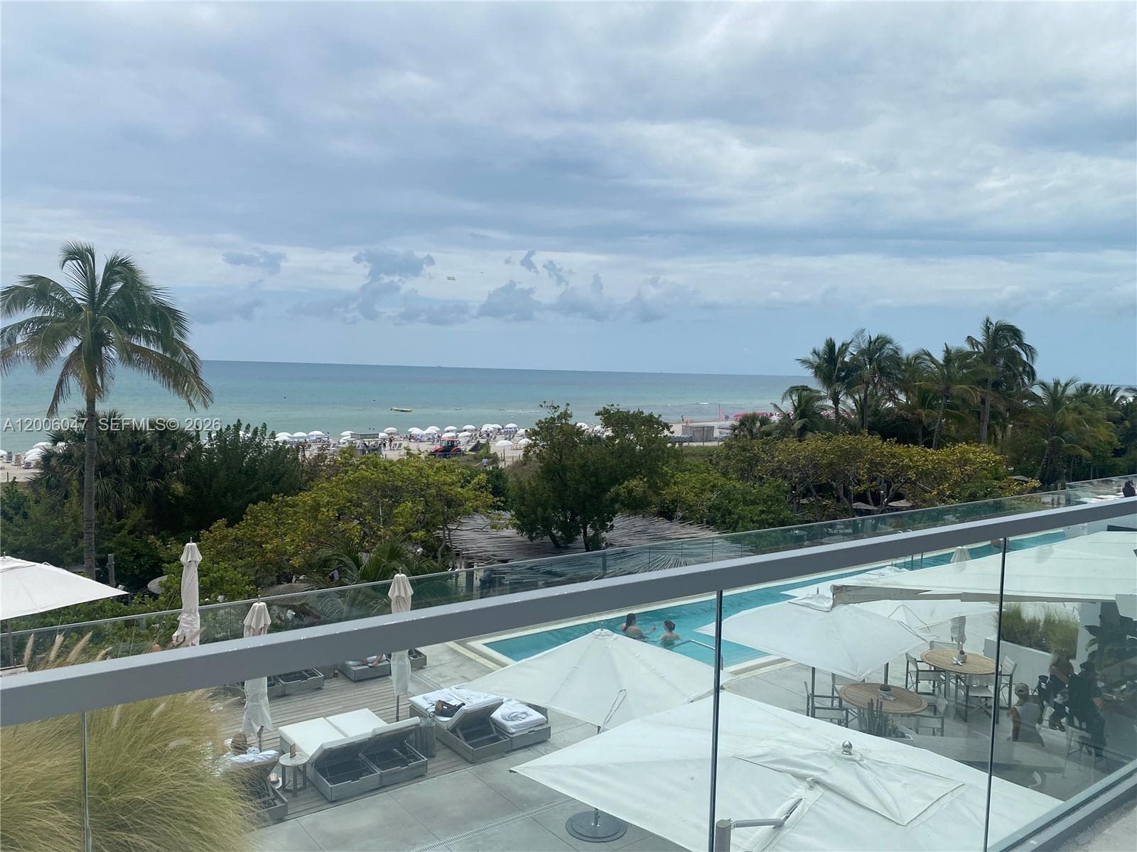 A12006047 — Miami Beach — 23