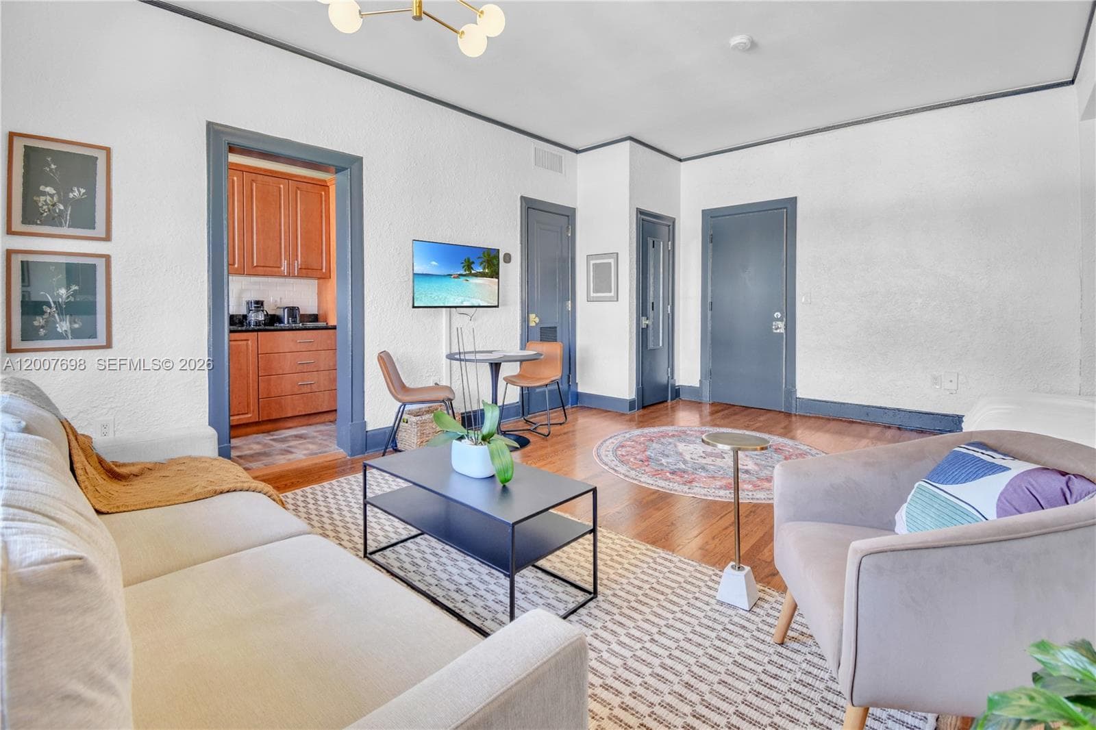 A12007698 — Miami Beach — 7