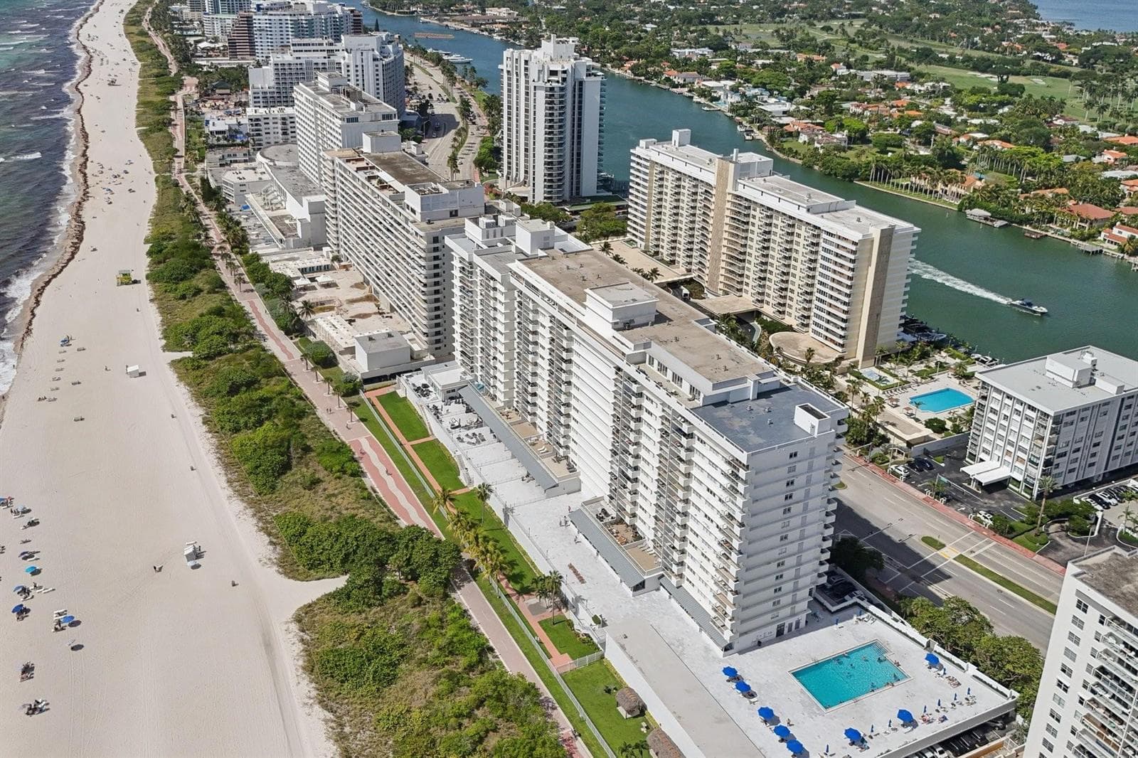 B26020492 — Miami Beach — 2