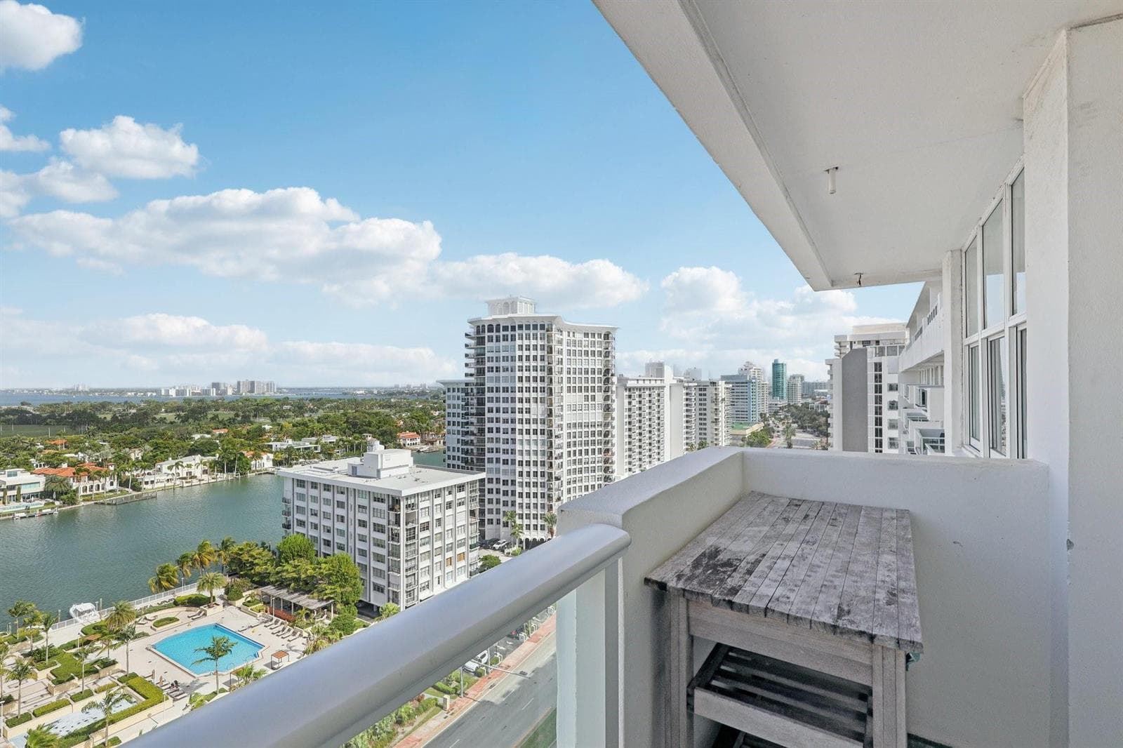 B26020492 — Miami Beach — 6