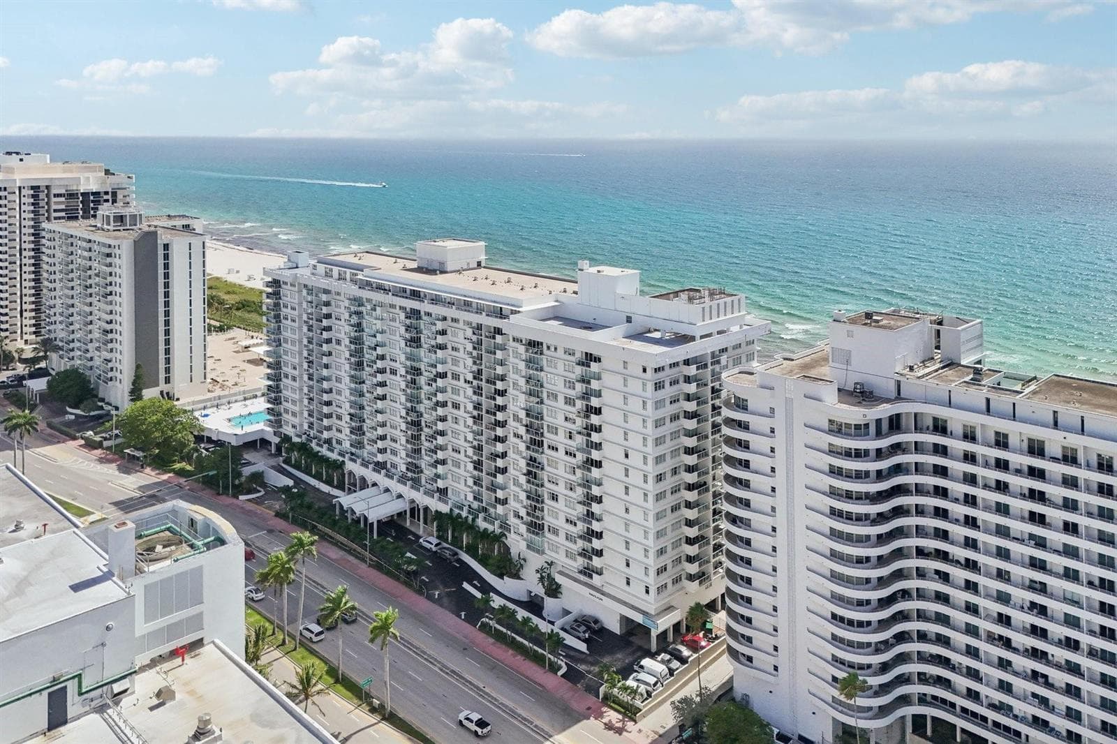 B26020492 — Miami Beach — 37