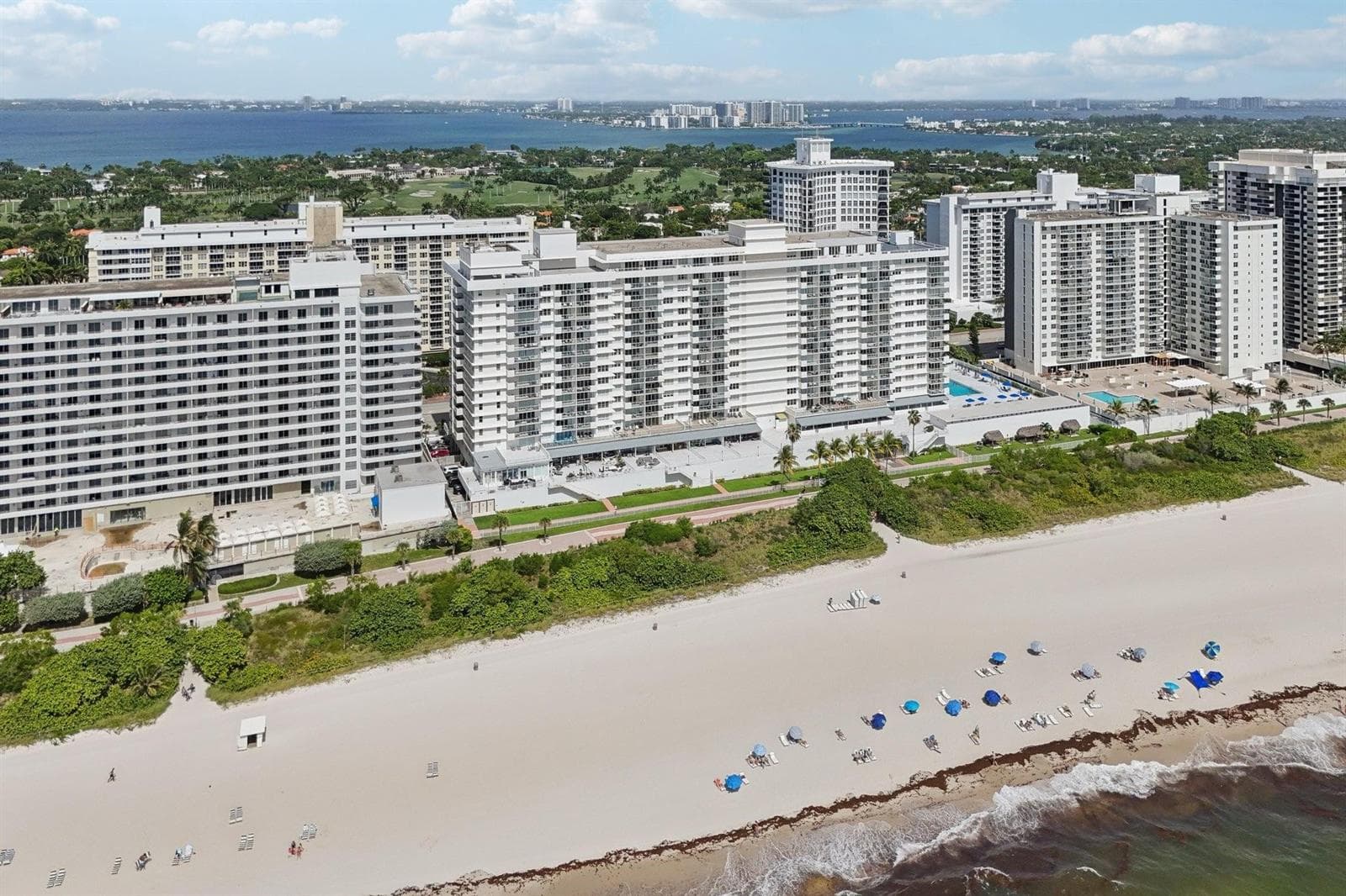 B26020492 — Miami Beach — 40