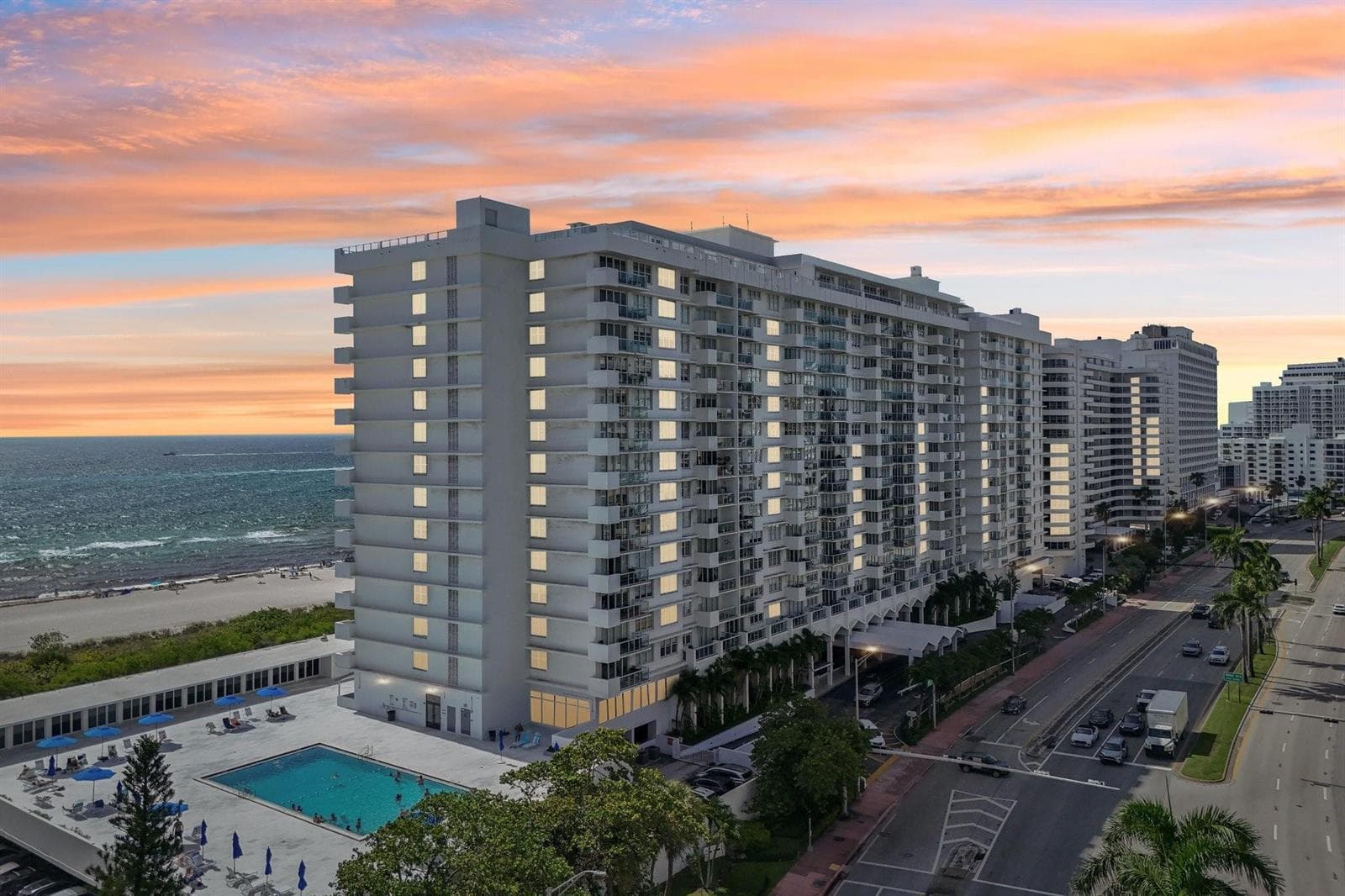B26020492 — Miami Beach — 29
